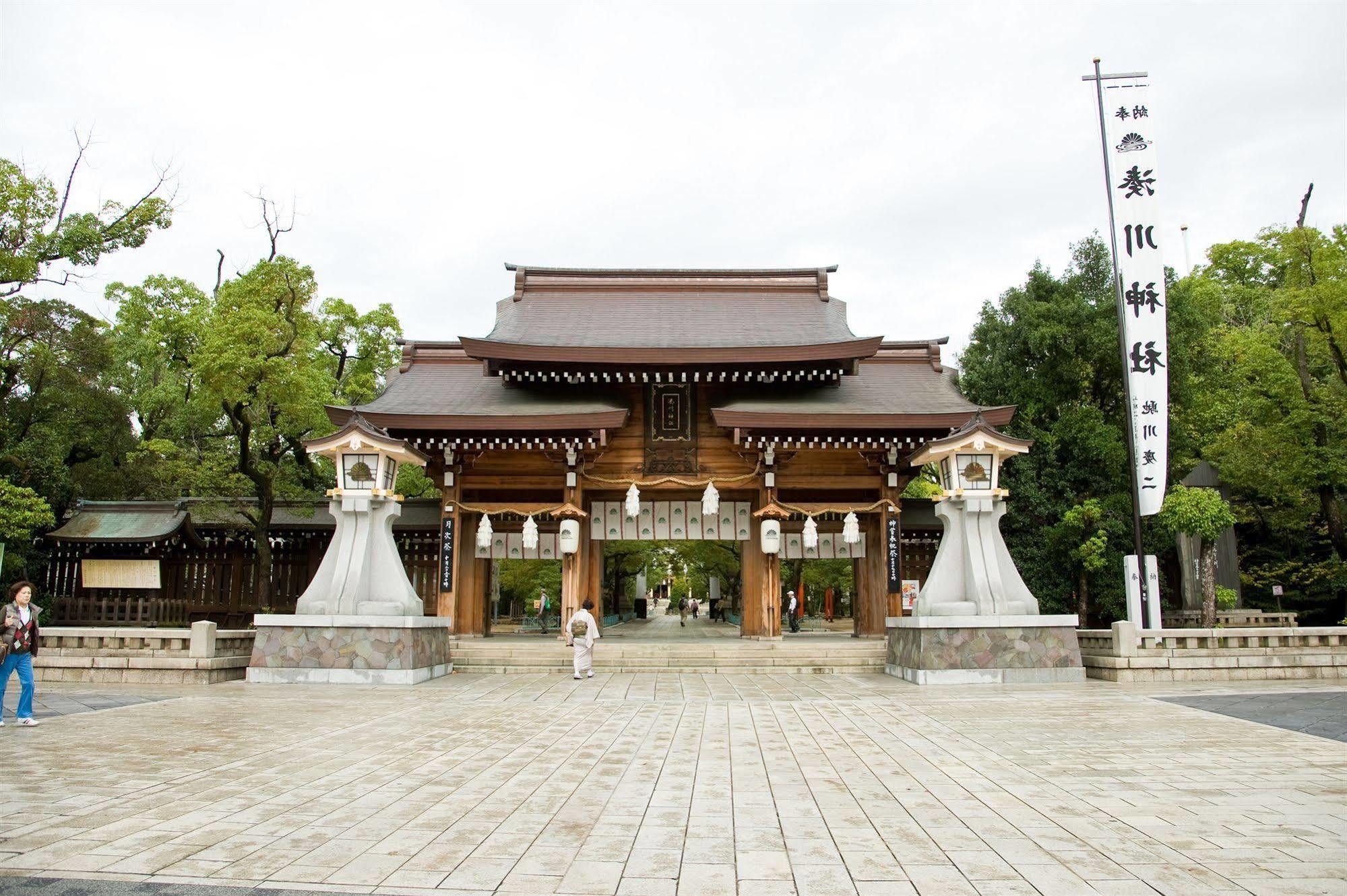 Chisun Hotel Kobe Bagian luar foto