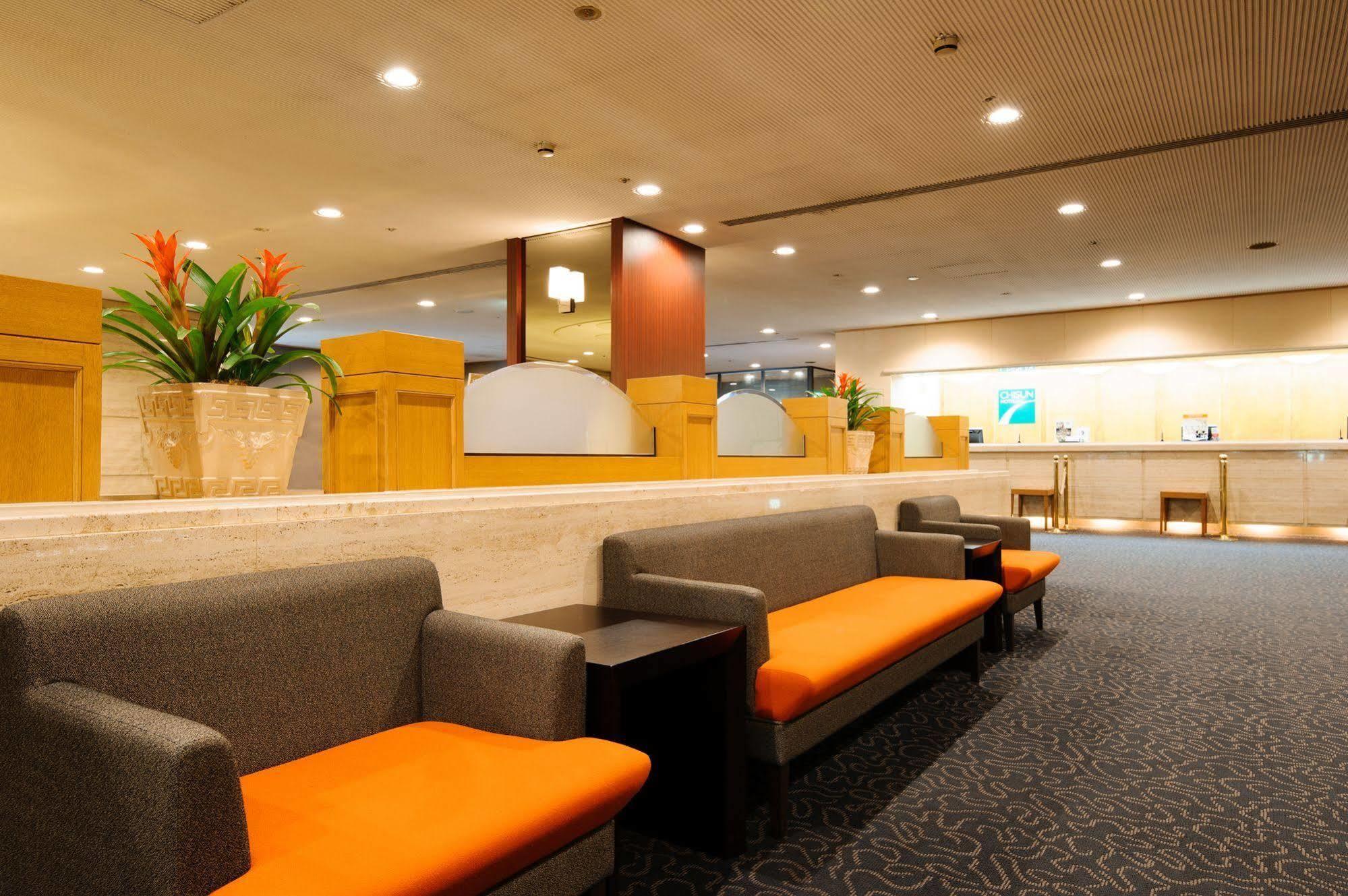 Chisun Hotel Kobe Bagian luar foto