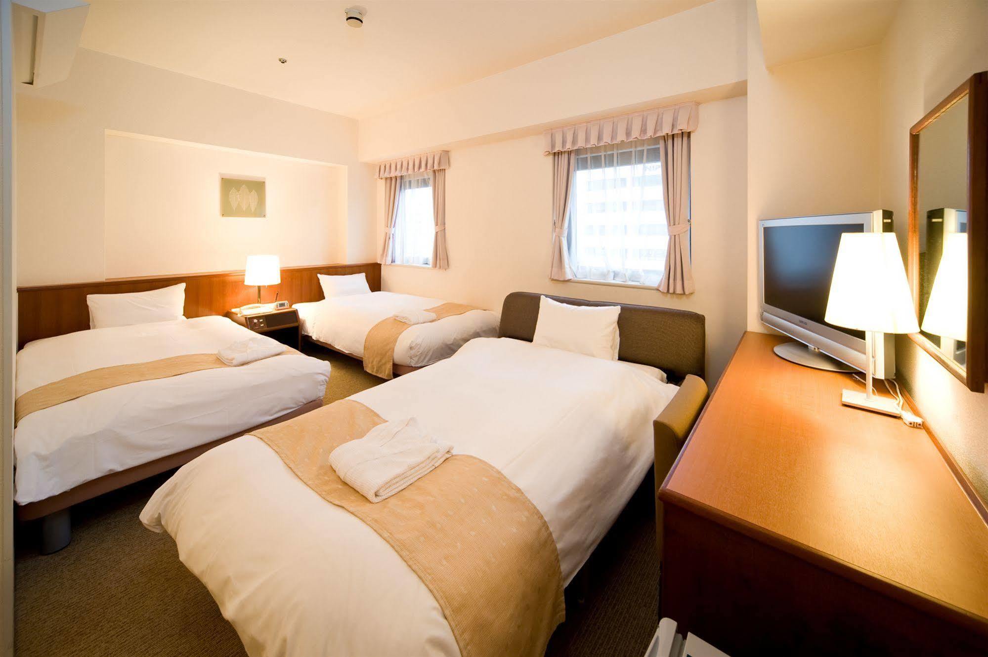 Chisun Hotel Kobe Bagian luar foto