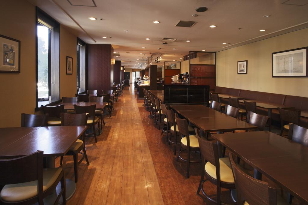 Chisun Hotel Kobe Bagian luar foto